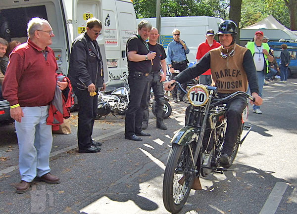 Stilgerecht. Kurt Bohlien, Harley Davidson 22-F Pockethead, Bj.1922
