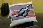 Dateiname=2015-sachsenring-classic_50.JPG
Dateigröße=87KB
Abmessungen: 1000x666
hinzugefügt am: %23. %199 %2015 2015-sachsenring-classic_50.JPG