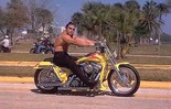 Dateiname=us_biker.jpg
Dateigröße=28KB
Abmessungen: 350x224
hinzugefügt am: %09. %716 %2004 us_biker.jpg