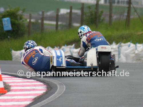 Behringer/Paßberger beim IGM Rennen in Schleiz
Behringer/Paßberger beim IGM Rennen in Schleiz
26.-28.5.2006
http://www.gespannmeisterschaft.de/
