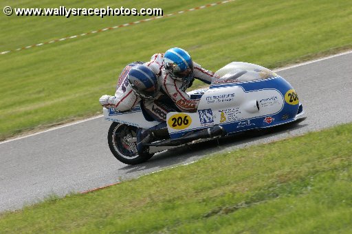 Behringer/Paßberger beim IGM Rennen in Schleiz
Behringer/Paßberger beim IGM Rennen in Schleiz
26.-28.5.2006
http://www.gespannmeisterschaft.de/
