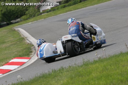 Behringer/Paßberger beim IGM Rennen in Schleiz
Behringer/Paßberger beim IGM Rennen in Schleiz
26.-28.5.2006
http://www.gespannmeisterschaft.de/
