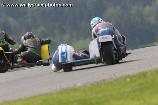 Behringer/Paßberger beim IGM Rennen in Schleiz
Behringer/Paßberger beim IGM Rennen in Schleiz
26.-28.5.2006
http://www.gespannmeisterschaft.de/
