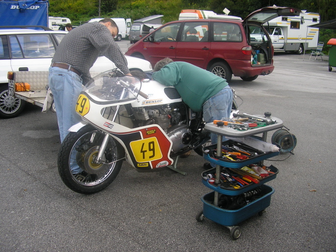 Triumph Slippery Sam 750
von Adolf Lothring (A) Foto: Alex L.
Schlüsselwörter: Salzburgring