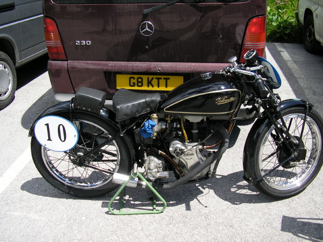 Velocette Mac 350 aus 1937 vom Lines Nigel GB
Schnellster bei den Vorkriegs Leichtgewichten! Foto: Alex L
Schlüsselwörter: großglockner