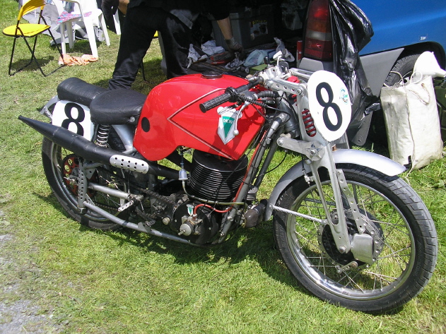 DKW 250 von Cecillia Kupeczik HUN
Foto: Alex L.
Schlüsselwörter: großglockner