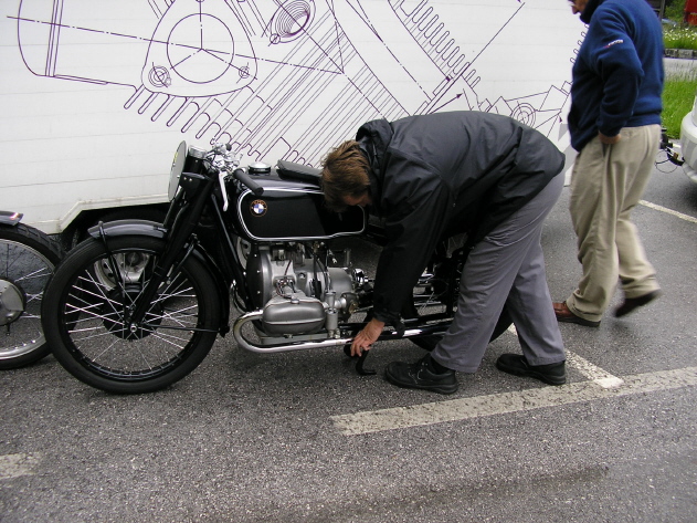 Alan Robinson GB
BMW R51RS der BMW Mobile Tratition. Foto: Alex L.
Schlüsselwörter: großglockner