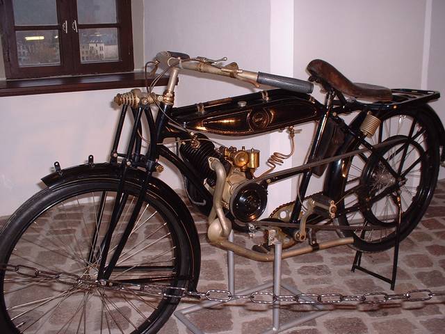 Das neue Museum Motorradtraueme in der DKW - MZ Stadt Zschopau
Reichsfahrtmodell ? das erste richtige Motorrad von DKW
