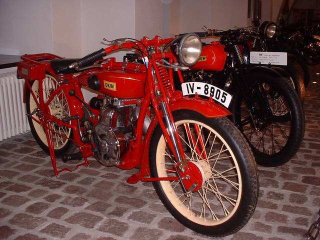 Das neue Museum Motorradtraueme in der DKW - MZ Stadt Zschopau
DKW E 300 Sport 300ccm, 8PS,  80km/h
