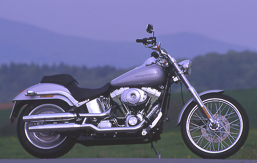 2000: Harley-Davidson Deuce mit "TwinCam88-Triebwerk"
