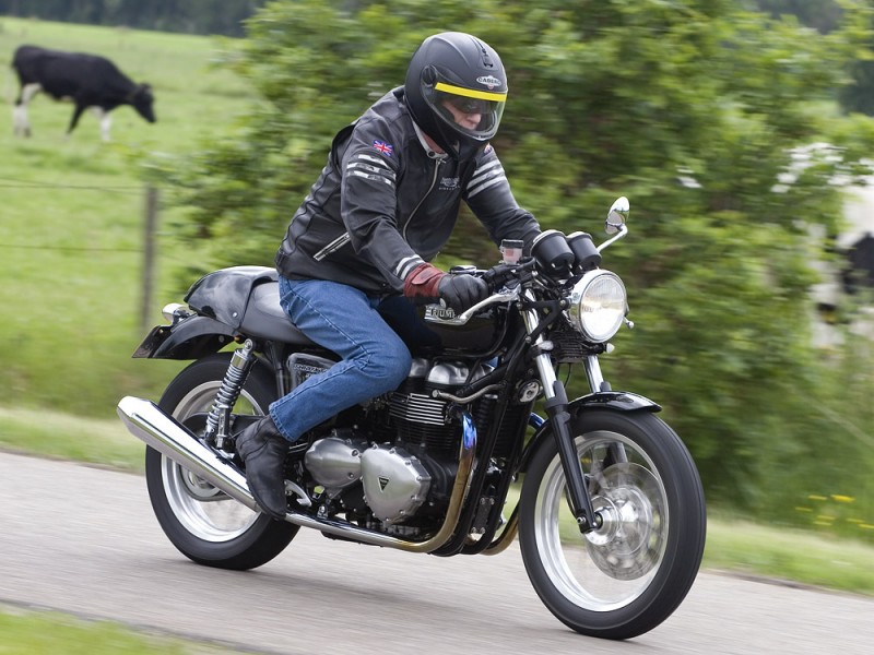 TRIUMPH THRUXTON
The Thruxton and me .
