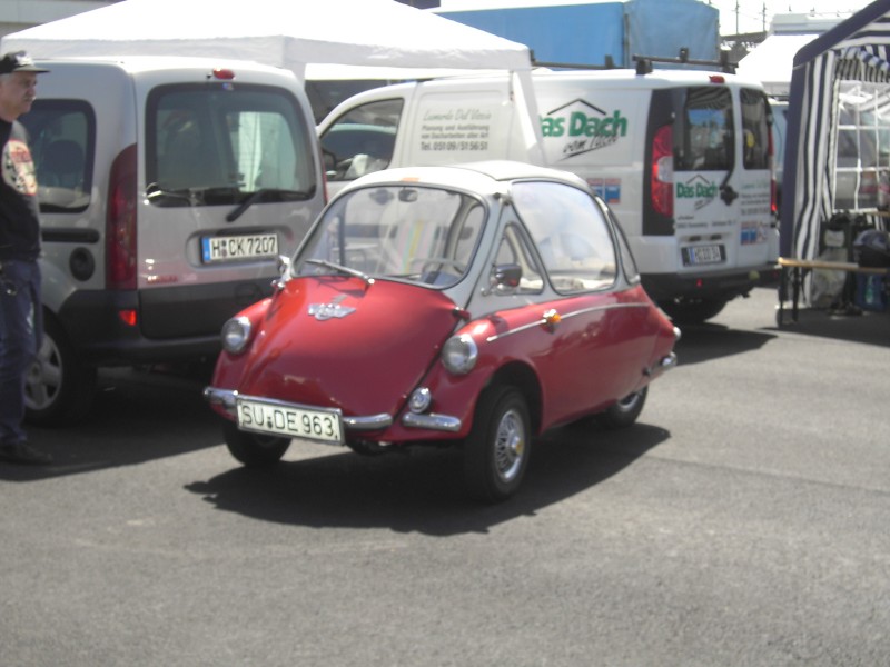 Wenn schon Roller antreten, dann dürfen auch Nachtjäger zu Fuß mit dabei sein! Ernst Heinkel(s)-Kabine
