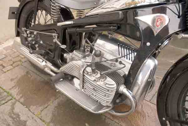 Zündapp K800
4-zyl, Boxer, Bj 1938, 22 PS
Schlüsselwörter: Zündapp;Nienburg;K800