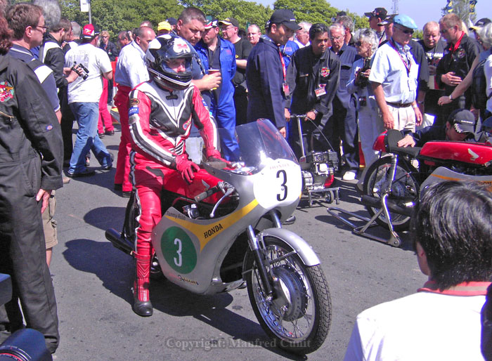 TT Lap of Honour
Tommy Robb
