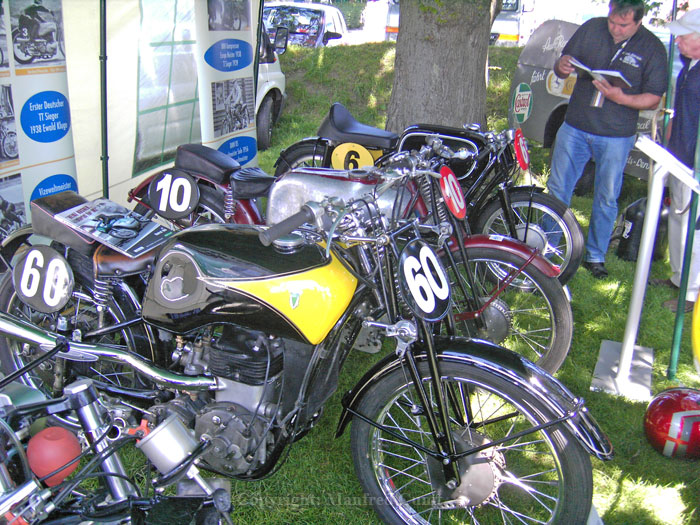 Fahrerlager
Classic Motorcycles Racing Team
www.nsu-schneider.de 
