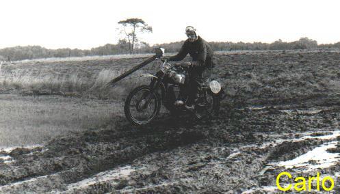 Carlo auf Maico 250
" Vor den Toren Hannovers" gibt es sehr viel Sand und Schlamm im Oktober - 1968
