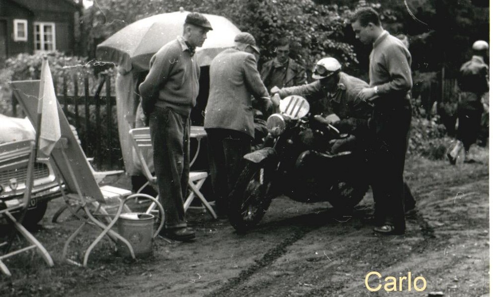 Geländesport mit Carlo- Triumph Boss
