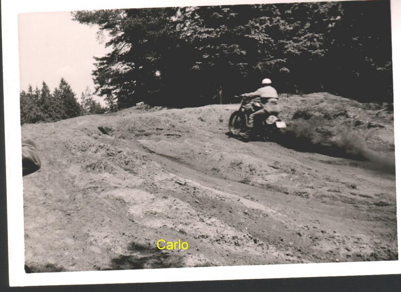 Carlos "Gelaendespocht" vor 40 Jahren
Carlo pfluegt den Sand der Heide um.....
