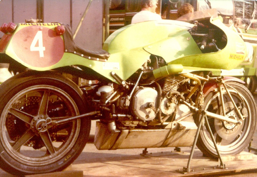 Nessie?
Wer kennt diese Gerät? Gesehen Anfang der 80er beim 8 Stunden-Rennen auf dem Nürburgring. Auf jeden Fall eine interessante Arbeit.
