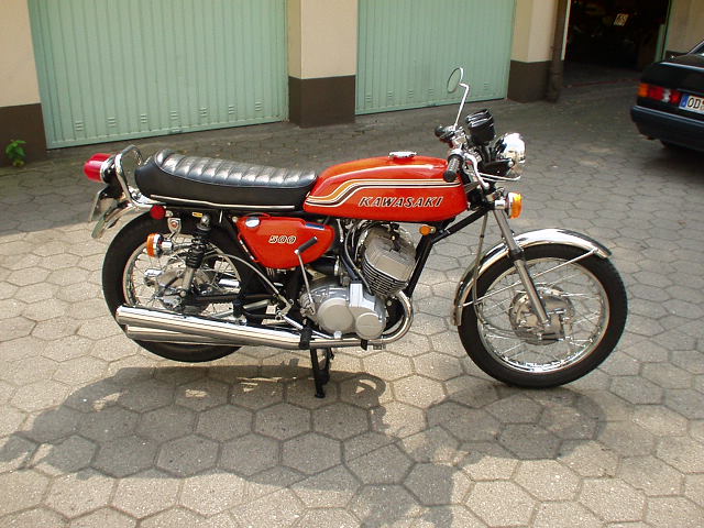 Rarität Kawasaki H1C
Seltene H1C Baujahr 1972 nur 1000Stück gebaut
