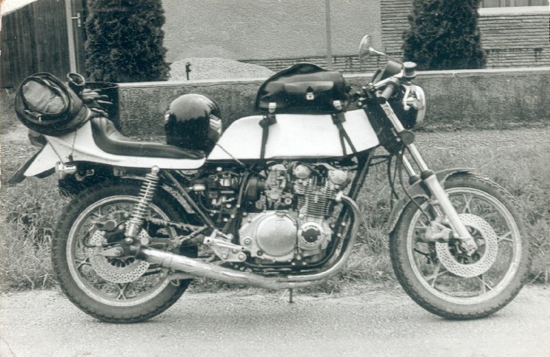 Kawa1978
Kawasaki (?) in zeitgemäßem Trimm 1978
