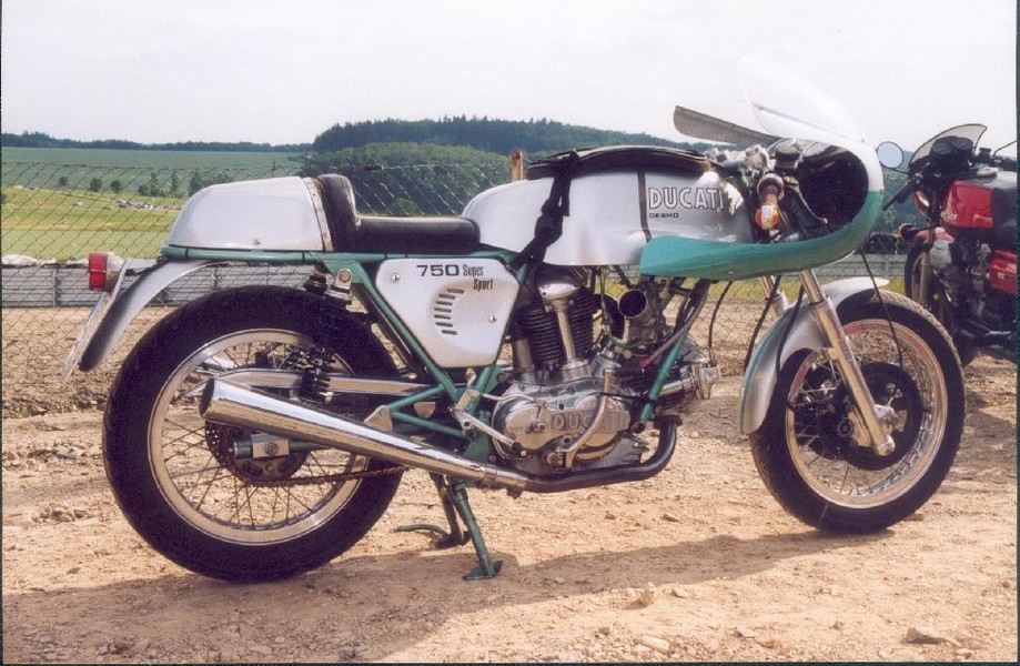 Ducati 750
