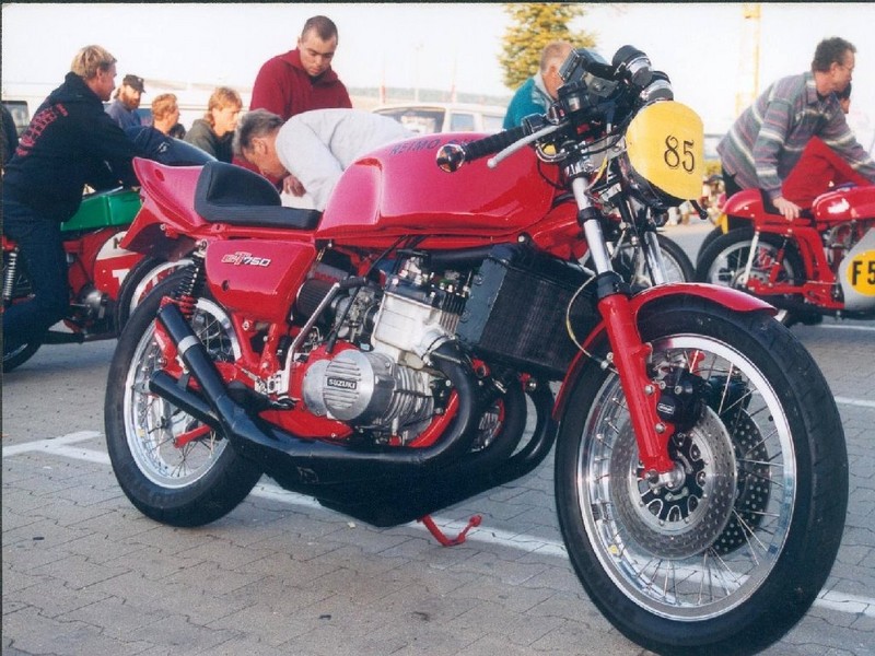 Wasserbüffel-racer 2
Suzuki GT 750-Eigenbau

