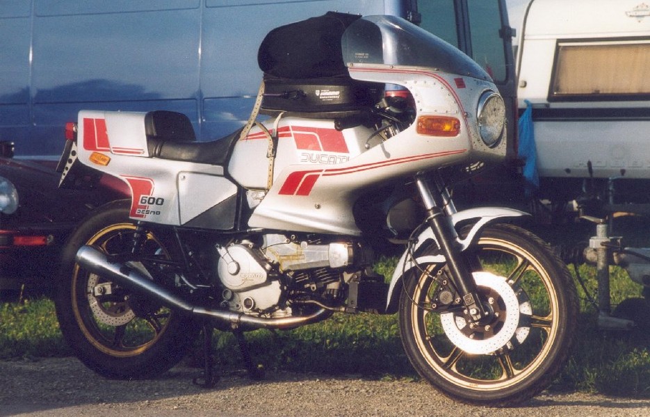 Ducati Pantah 600
