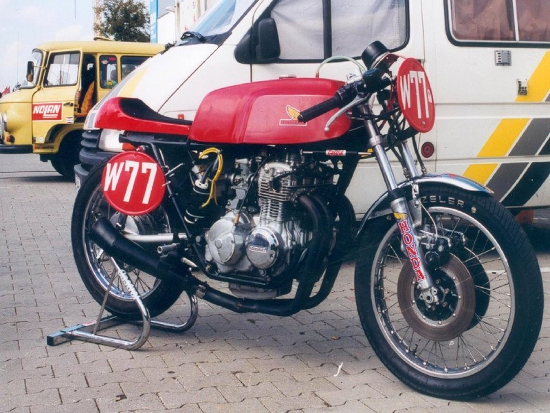 Honda CB400-racer
