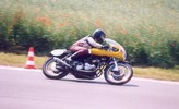 Dateiname=Triumph-racer.jpg
Dateigröße=91KB
Abmessungen: 800x486
hinzugefügt am: %05. %214 %2006 Triumph-racer.jpg