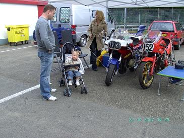 Moto Classic Trophy Zolder (B) 19-06-2008
zie: Moto Classic Trophy Zolder (B) 19-06-2008 
http://video.google.nl/videosearch?q=zolder+classic+2008&hl=nl&sitesearch=#
Deel 1-2-3
Opnamen van Cat. E +750cc
Eerste demo-run???? 
EGLI-Honda 836cc 1972
Schlüsselwörter:  Moto Classic Trophy Zolder (B) 19-06-2008