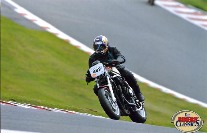 Bikers Classics 2009 Spa Francorchamps 
Honda CB1100R Special Frame
http://www.youtube.com/watch?v=Fpnw1A4OXX0
Schlüsselwörter: Bikers Classics 2009 Spa Francorchamps Honda CB1100R Special Frame