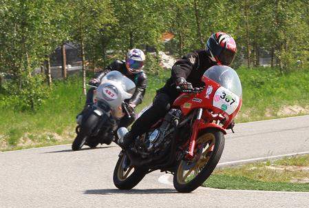 Gerard Beck EGLI Honda cb750k/Me on Howell Honda 820
Pinksterrace 2010 Oss 24 uur Revival
Schlüsselwörter: Pinksterrace Oss 24 uur Revival