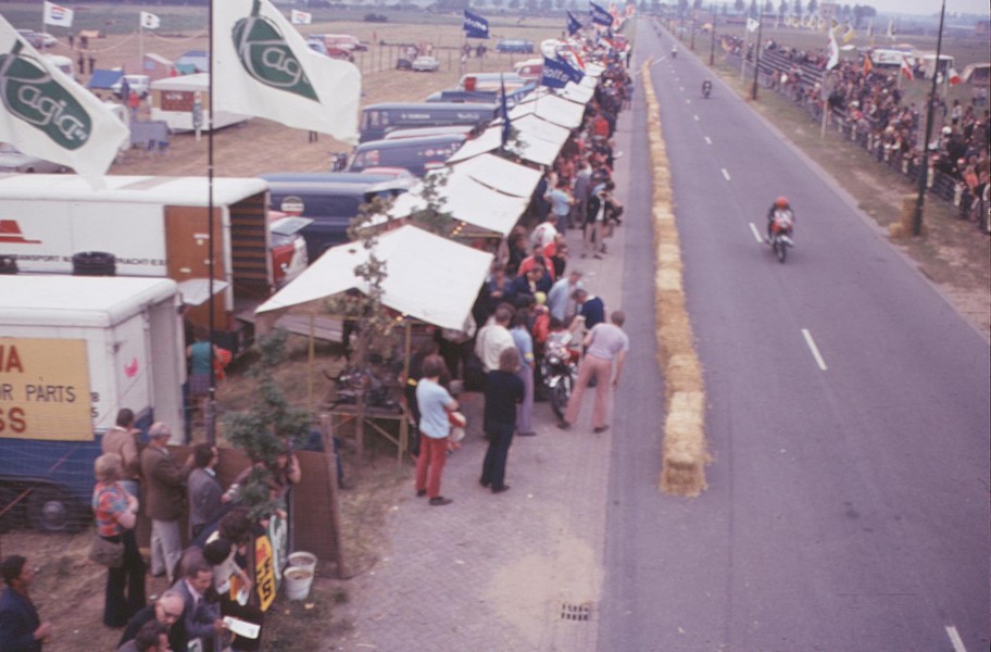 24 stunden rennen Oss Holland 1969-1975
Pits
