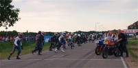 Dateiname=Le_Mans_start.jpg
Dateigröße=76KB
Abmessungen: 640x318
hinzugefügt am: %30. %924 %2012 Le_Mans_start.jpg
