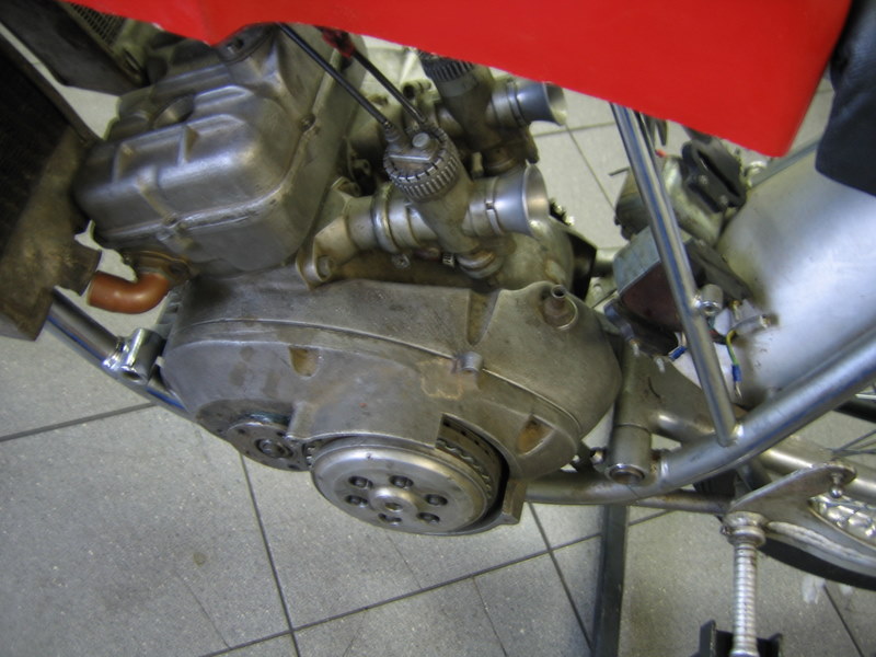 ADLER 251 ccm
Noch´ne ADLER ,wie die 500er V4 mit Weber Zylinder und Weber Trockenkupplung
