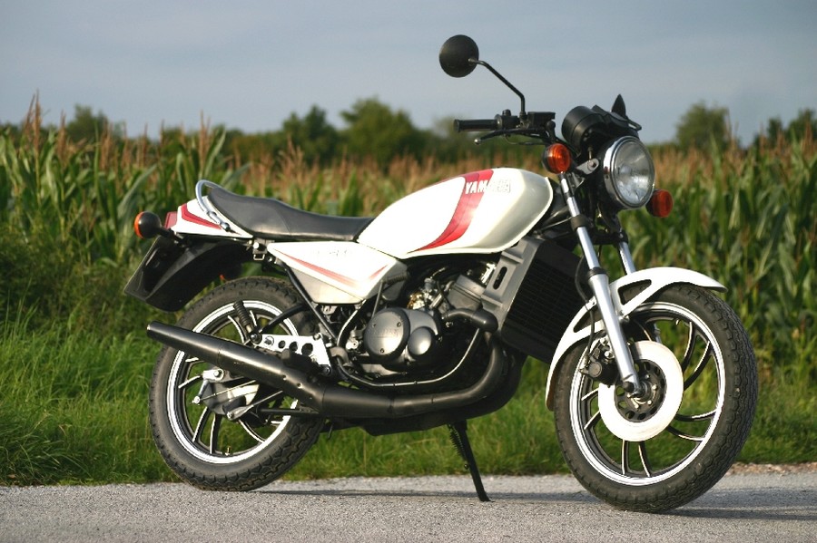 Yamaha RD 250 LC
Sehr gut erhaltene LC die ich in diesem Jahr für meine Frau gekauft habe...
