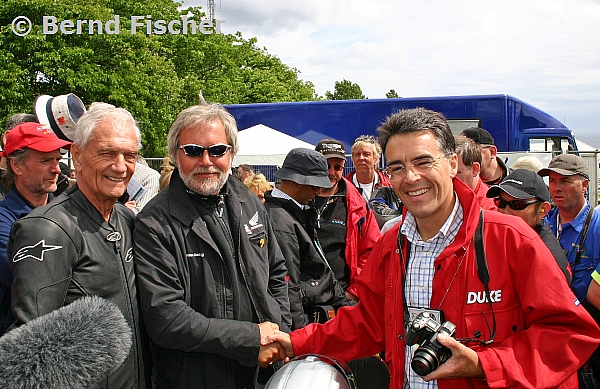 Isle of Man TT 2004
Jim Redman, ?????? Honda Boss, Peter Duke
