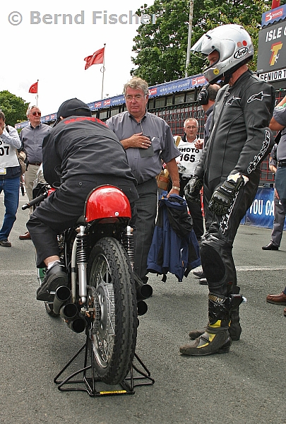 Isle of Man TT 2004
Jim Redman - Honda Six
