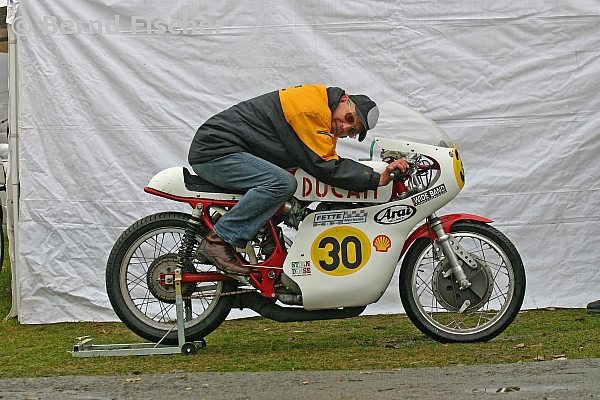 Phil Read auf Ducati !
