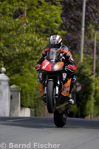 John McGuinness
3 TT Siege in einer Woche !
