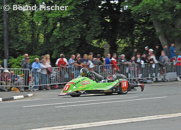 Isle of Man TT 2004
Ballaugh Bridge - Kenny Howles/Doug Jewell
