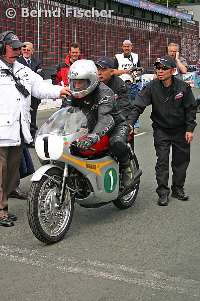 Isle of Man TT 2004
Jim Redman - Honda Six
