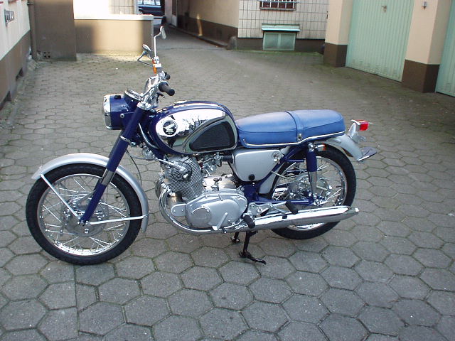 Honda CB77
