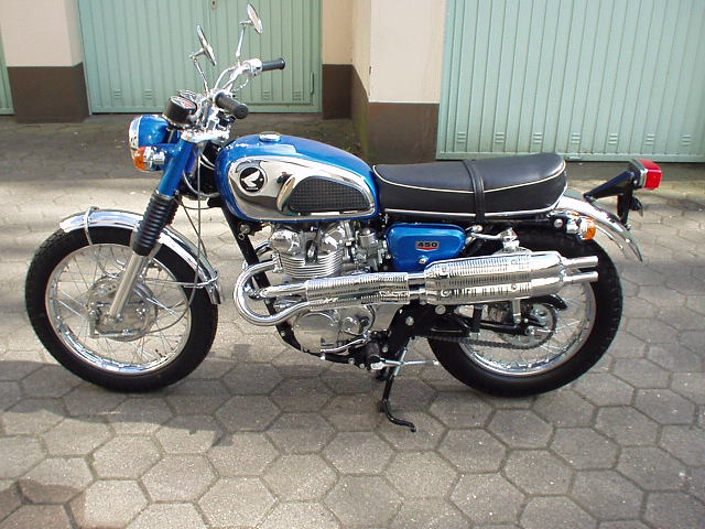 Honda CL450 K1
Honda CL450 K1 mit derzeit CB450K1 Tank+Sitzbank
