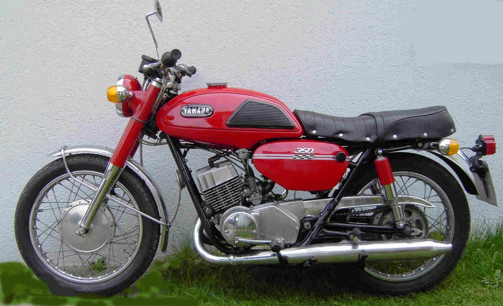 Yamaha R3 Bj. 1969
350 ccm - 36 PS - Schreck aller 4 - Takter in den Jahren 1970
