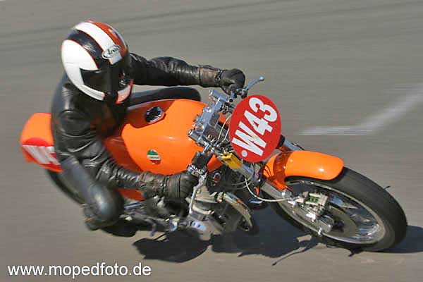 Schumacher Jutta,Kreuztal Laverda SF2
