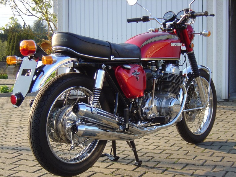 Honda CB750 K1
Originale Restaurierung einer deutschen K1 mit neuer HM300 Anlage.
