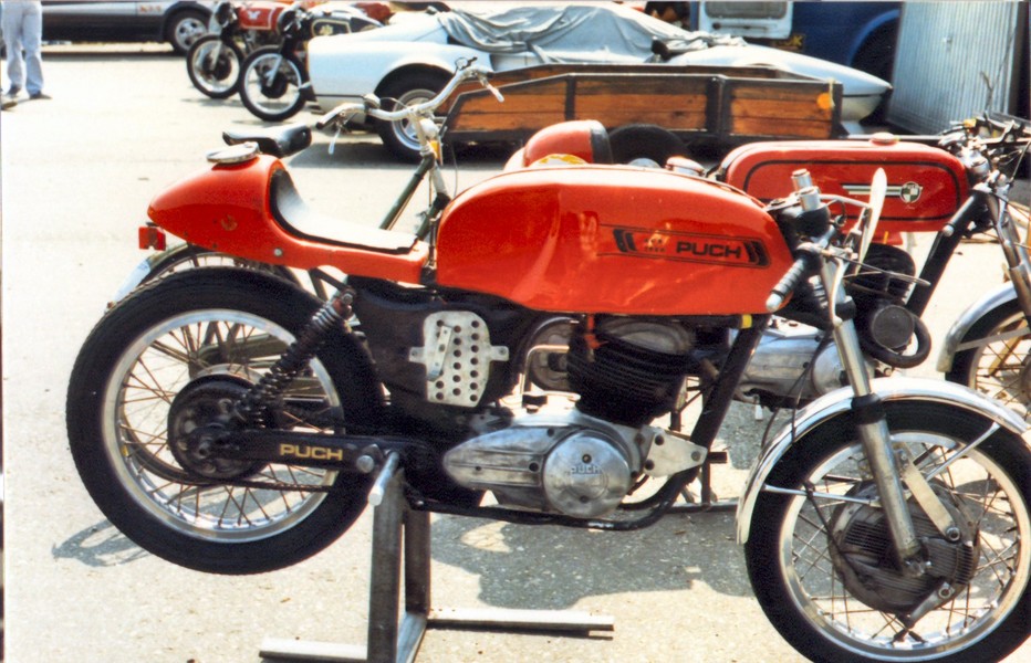 Puch 250  - 1956
Eine Puch 250 in eigenbau rennausführung beim Zolder HGP´86
