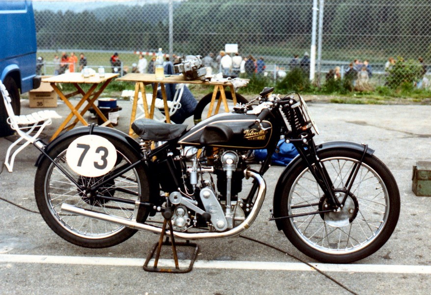 Velocette KTT 350 -
Diese schöne KTT war zu sehen beim Jan Wellem Pokal 1986
